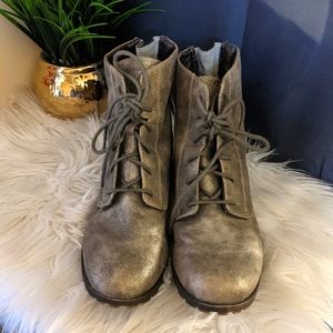 Mossimo Metallic rose gold combat boot
